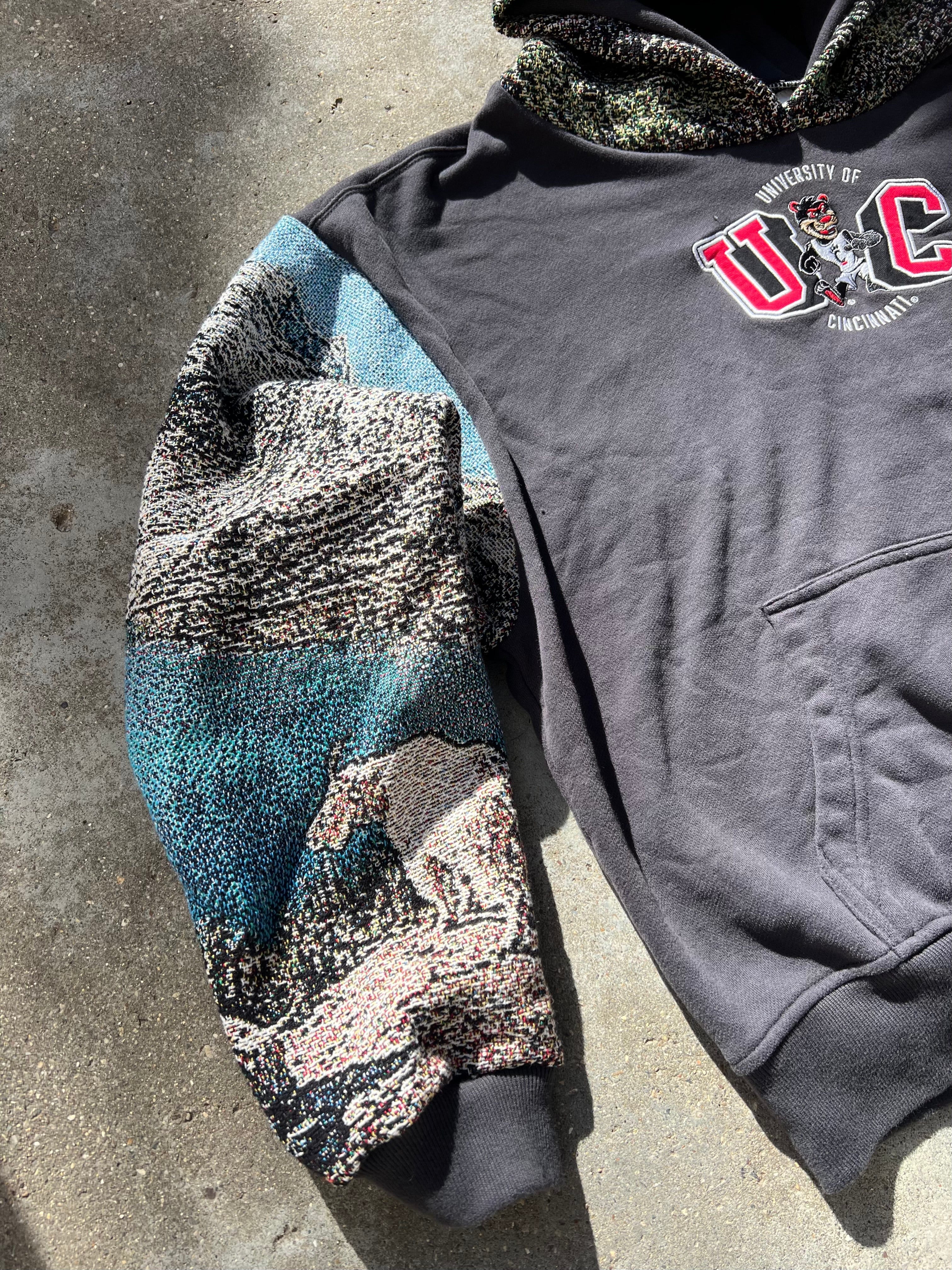 University of Cincinnati x Nature Hoodie (S/M)