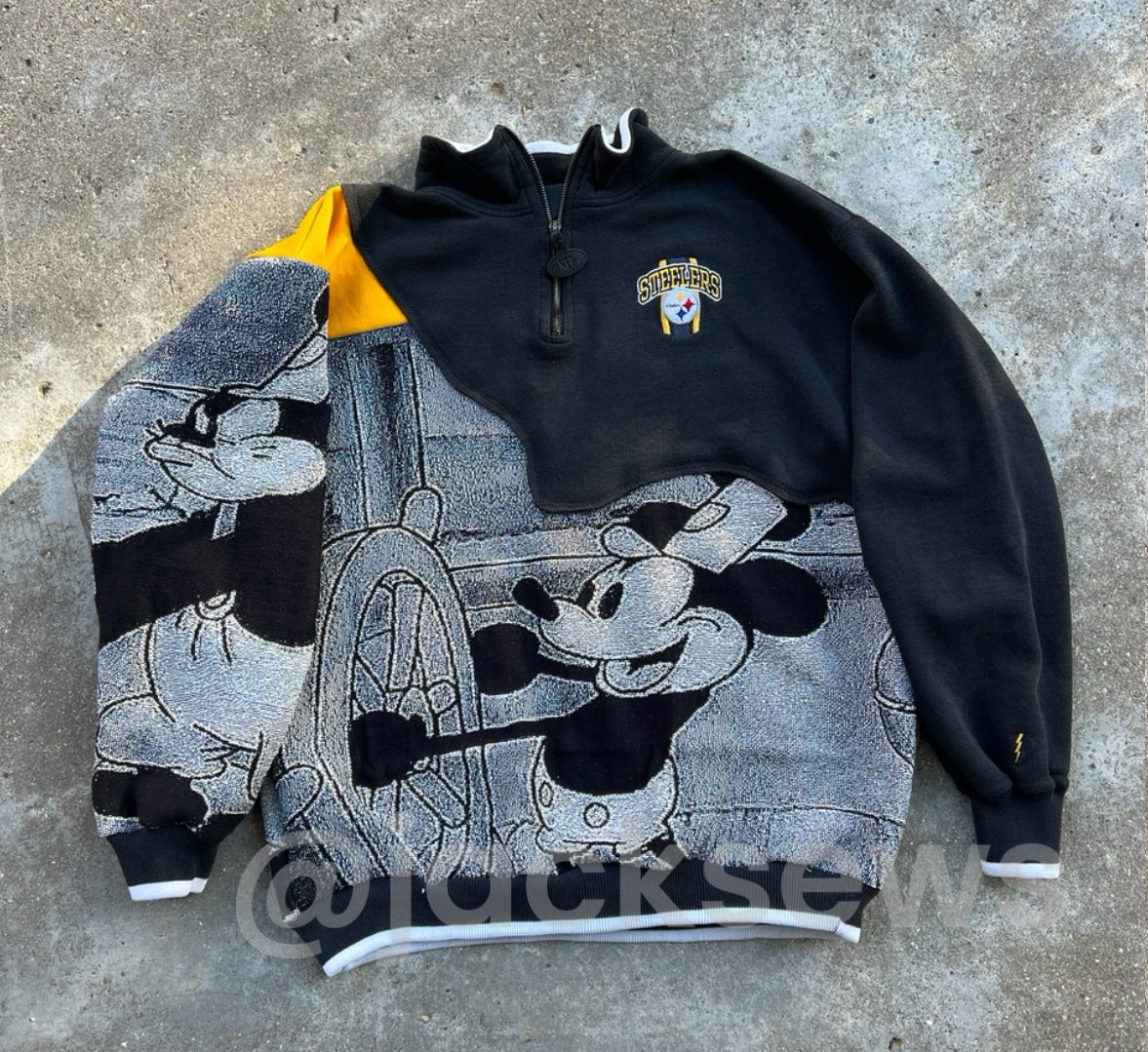 Steelers x Mickey Mouse 1/4 Zip Rework (L)