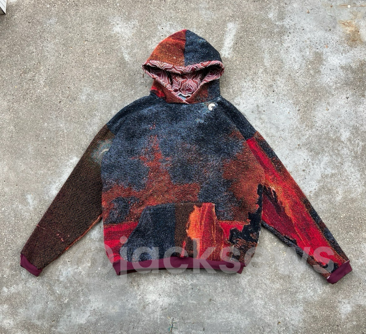 Lava Charizard Hoodie (M)