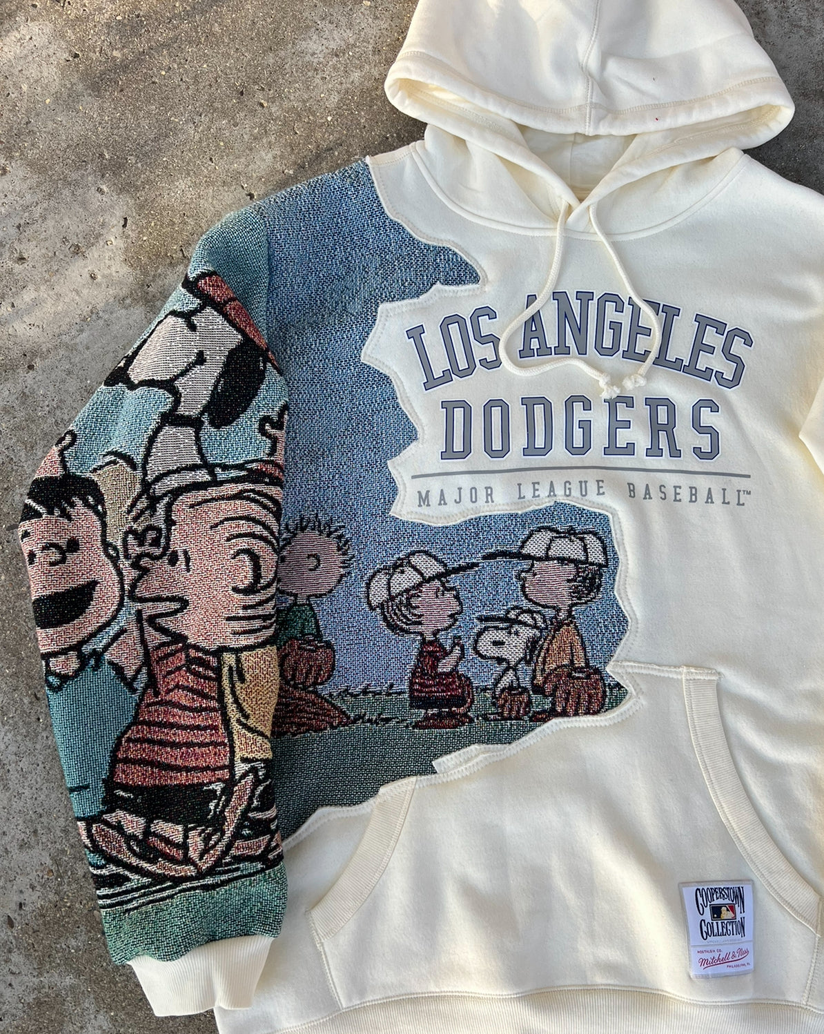 Dodgers x Peanuts Reworked Hoodie (L/XL)